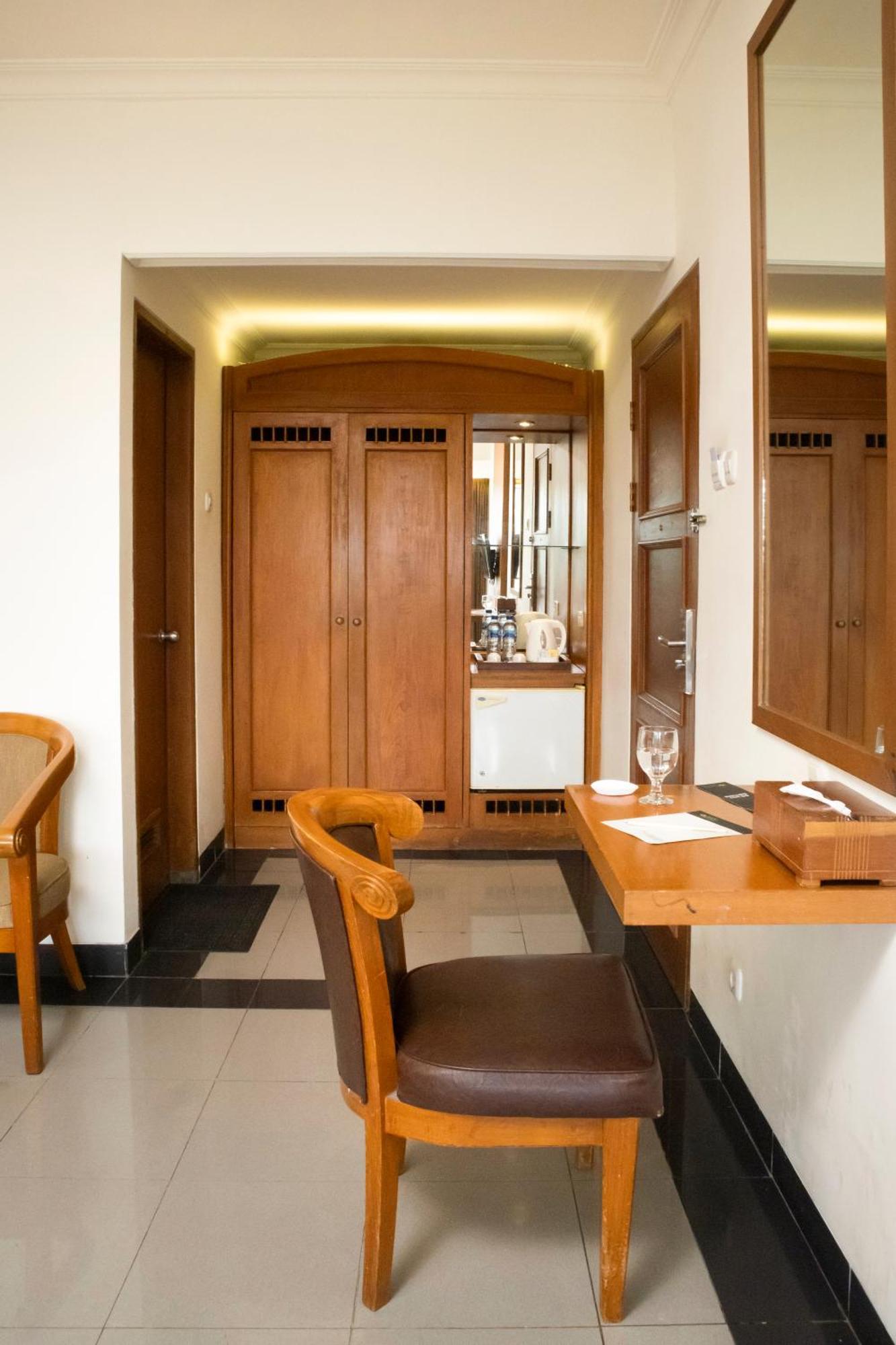 Sangria Resort And Spa Лембанг Экстерьер фото