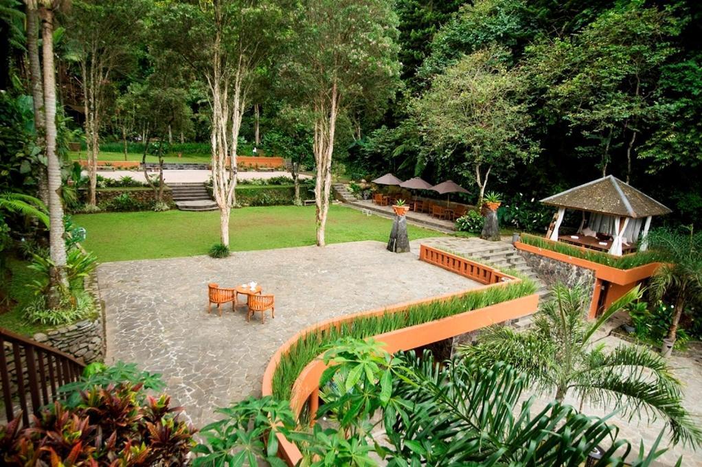 Sangria Resort And Spa Лембанг Экстерьер фото